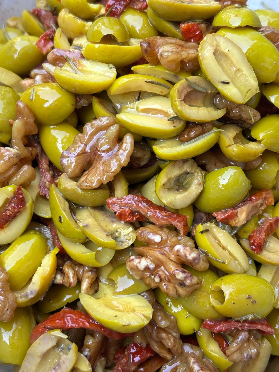 Zeytinden Fazlası: Duman Gurme Akdeniz Mix ile Sofralarda Lezzet Devrimi
