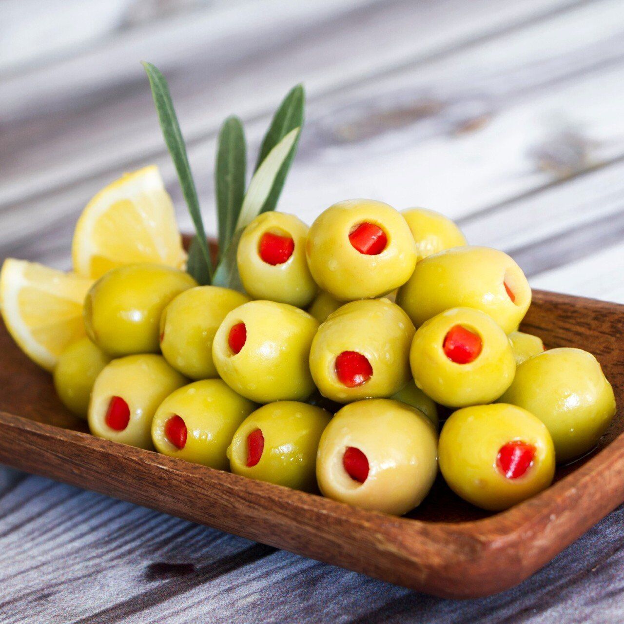Biberli Yeşil Zeytin: Doğal Lezzetin Biberle Buluşması