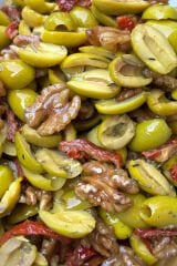 Duman Gurme Zengin Akdeniz Mix 500 GR – Cevizli Biberiyeli Domatesli Kırma Zeytin Karışımı