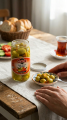 Havuç Dolgulu Yeşil Zeytin 320cc Cam Kavanoz – Hafif Tatlı Aromalı Gurme Zeytin